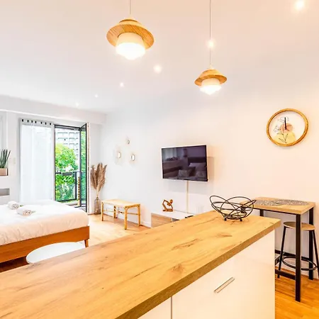 Guestready - Homely Nest With Balcony Apartment *