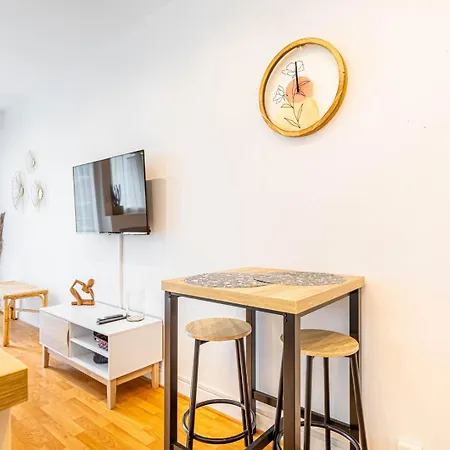 Guestready - Homely Nest With Balcony * Paris