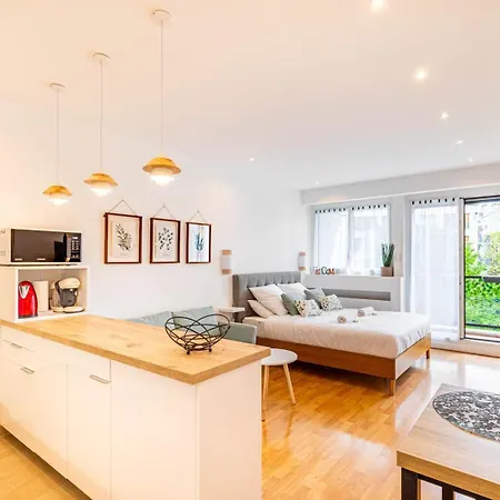 Guestready - Homely Nest With Balcony Апартаменты *
